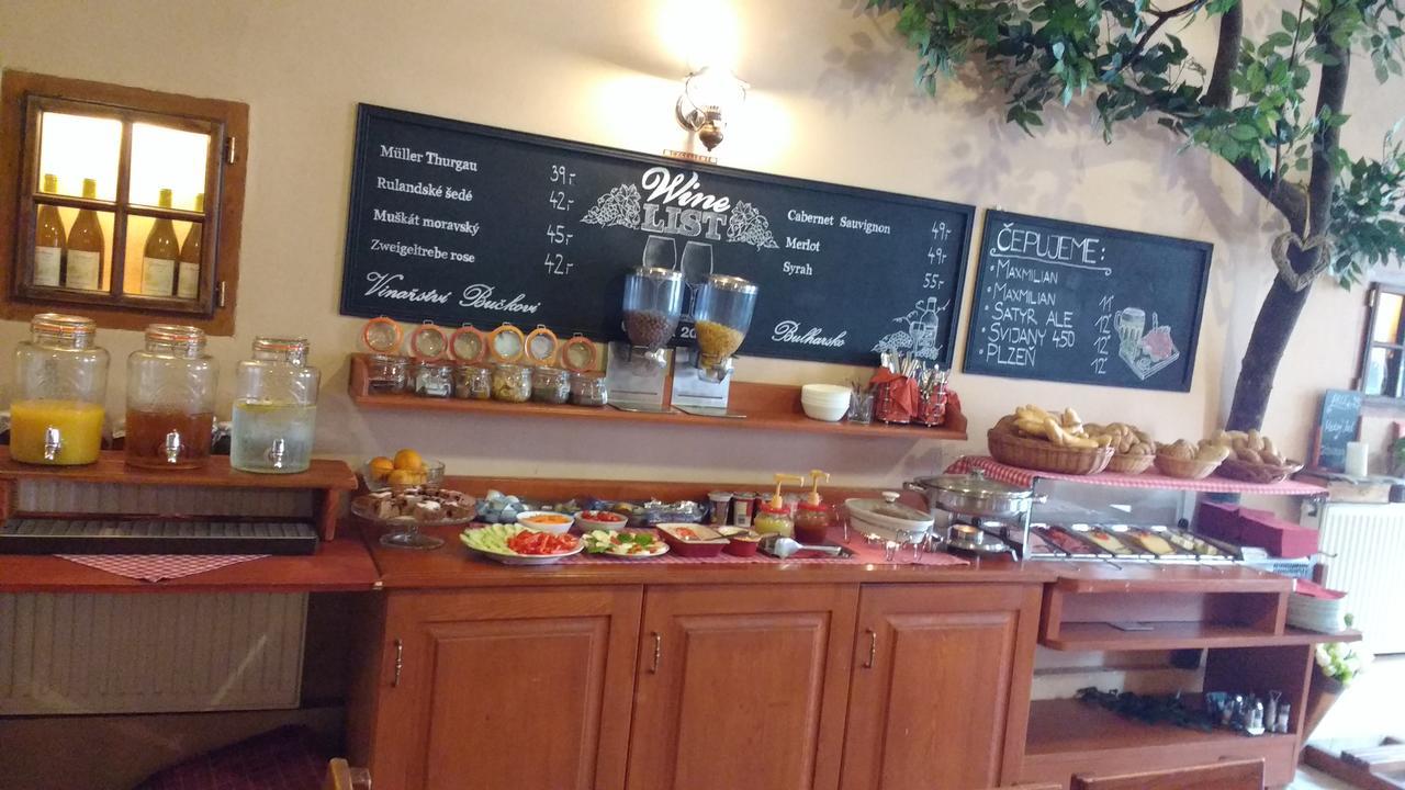 Hotel Excellent Kroměříž Esterno foto