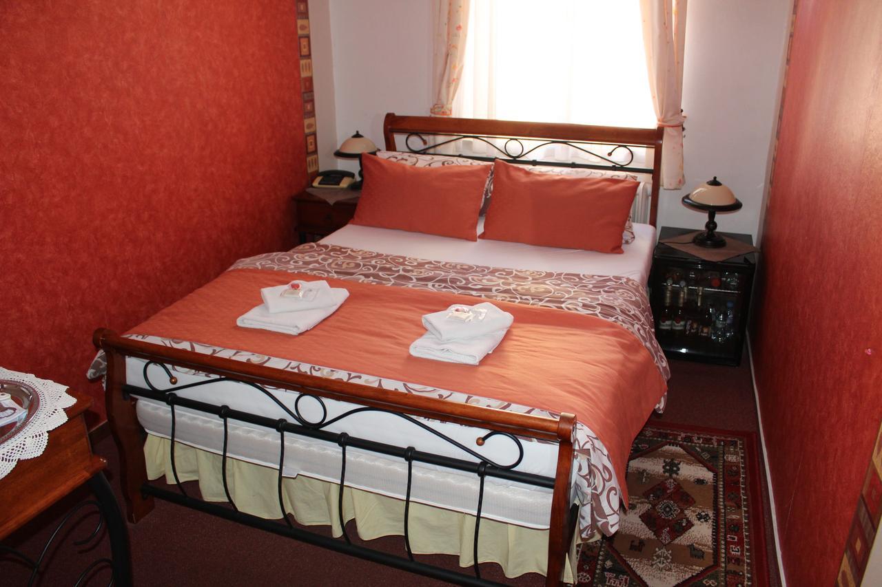 Hotel Excellent Kroměříž Esterno foto