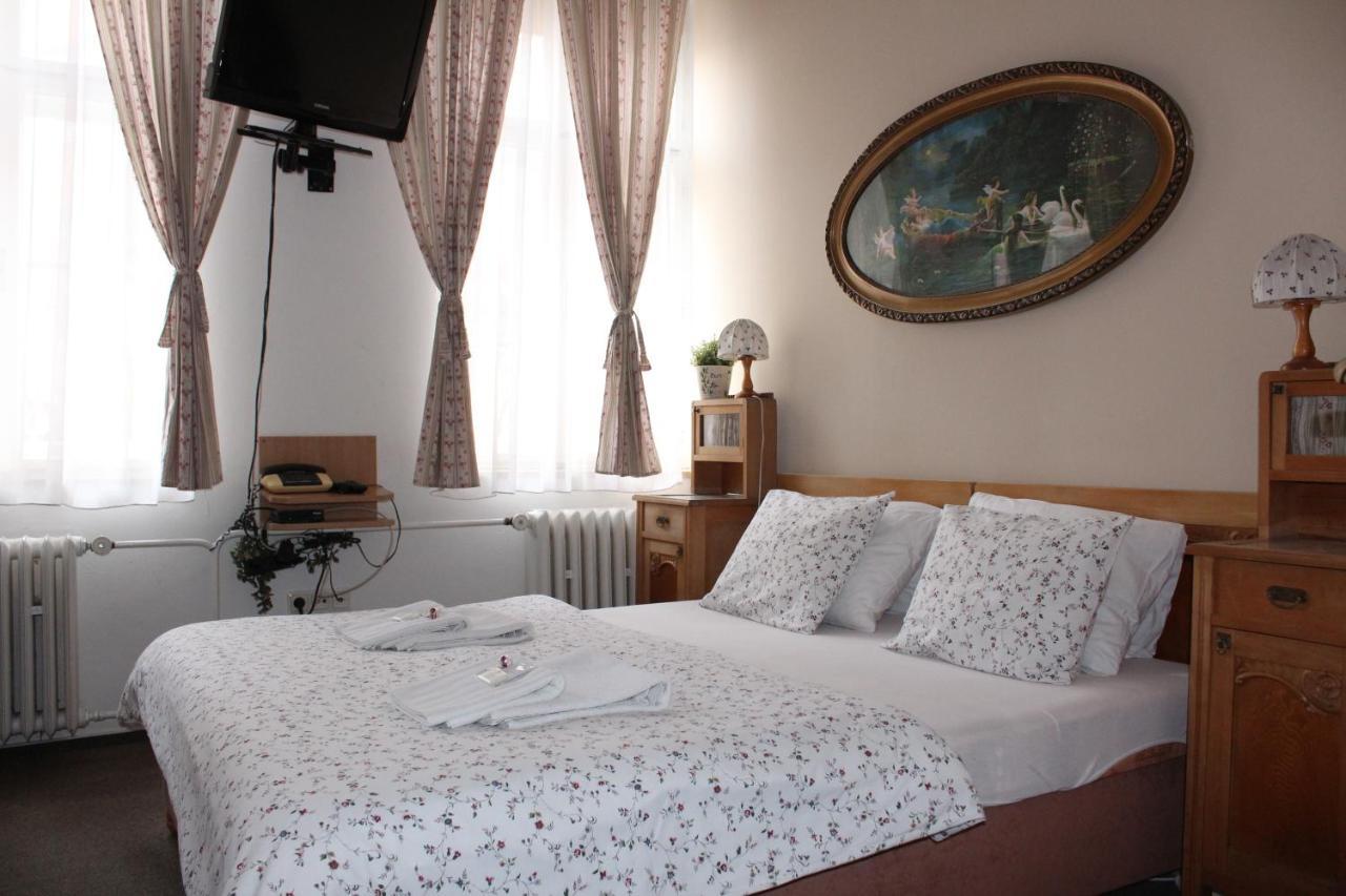 Hotel Excellent Kroměříž Esterno foto