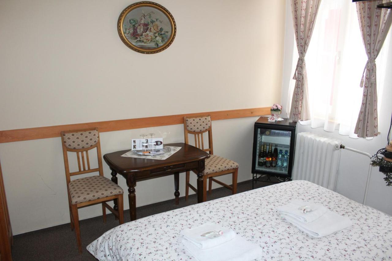 Hotel Excellent Kroměříž Esterno foto