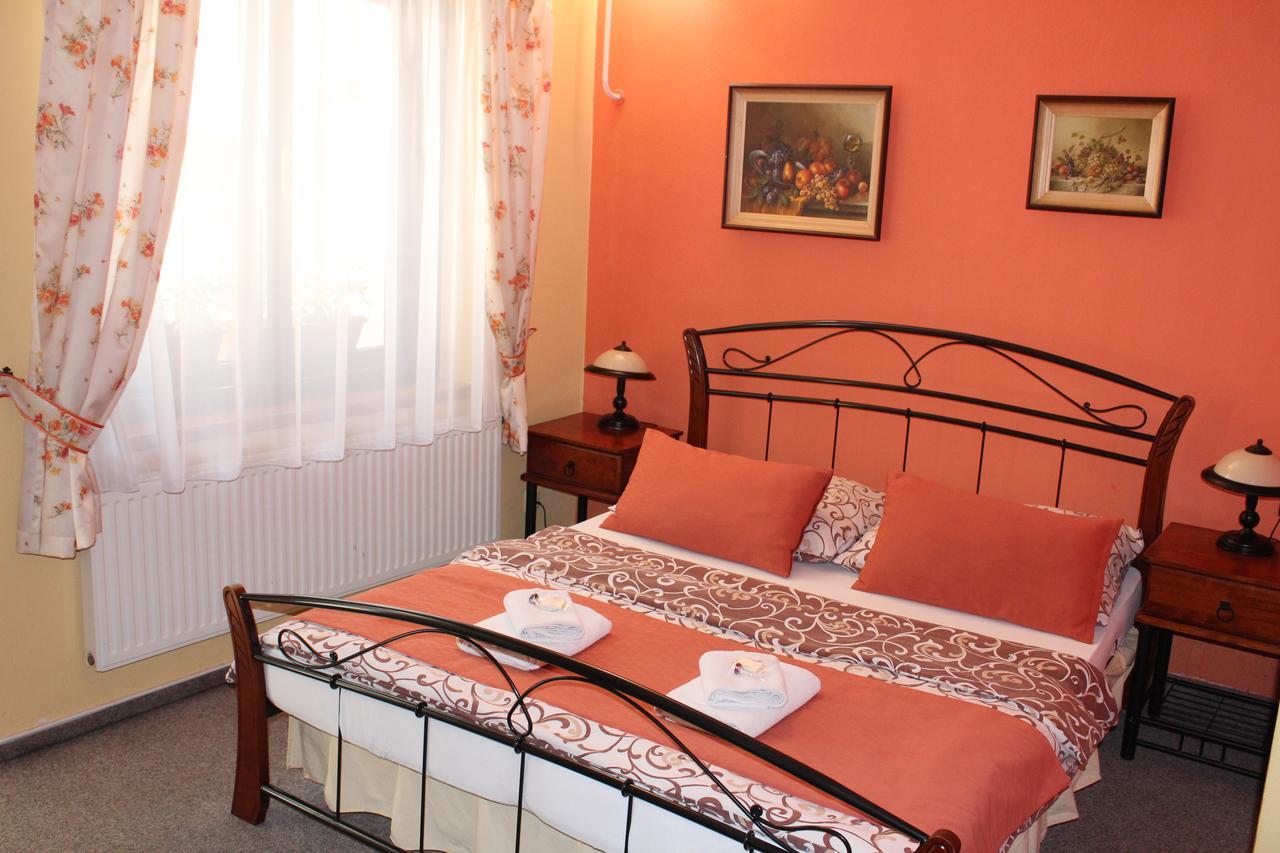 Hotel Excellent Kroměříž Esterno foto